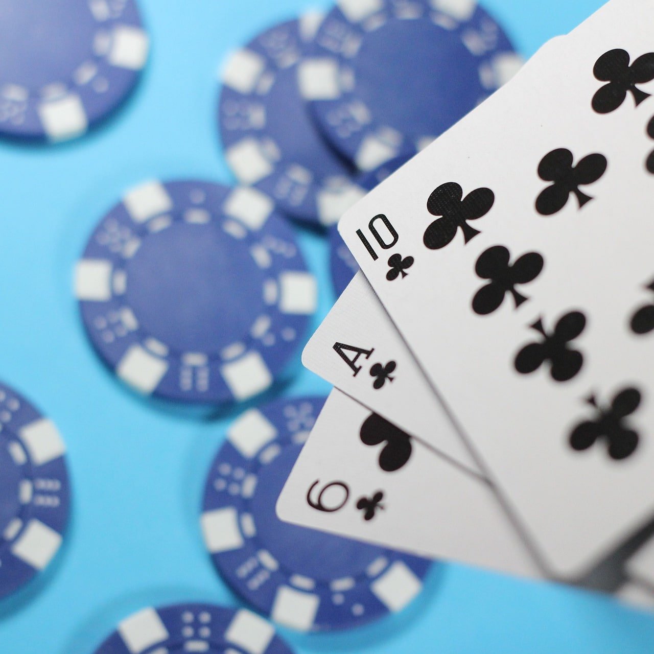 Bangladesh adults browsing pokok live casino on mobile devices